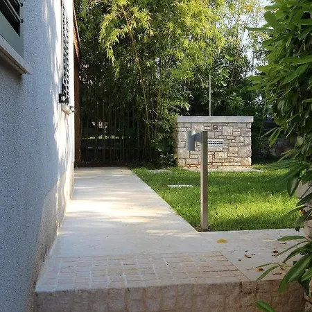 Apartman Laura *