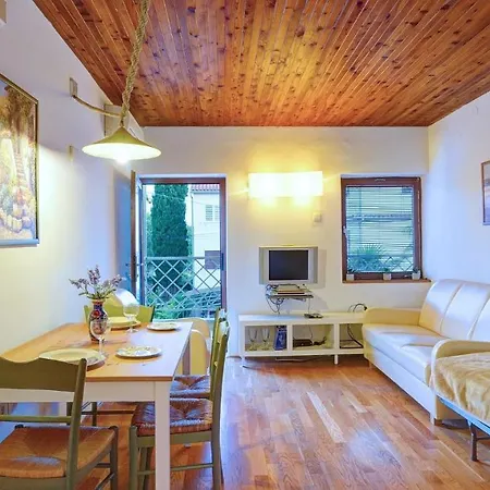 Laura Apartman