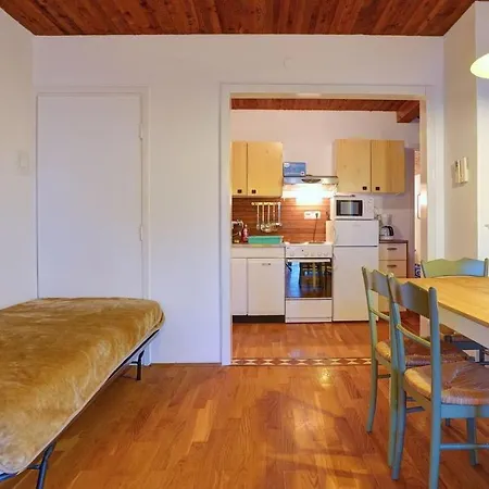 Apartman Laura *